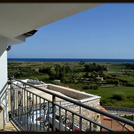 Il Castello Couette-café Posada (Sardinia)